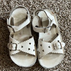 White Sun San Sandals Sweethearts size 8